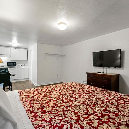 Extended Stay Studios Montgomery Exterior photo