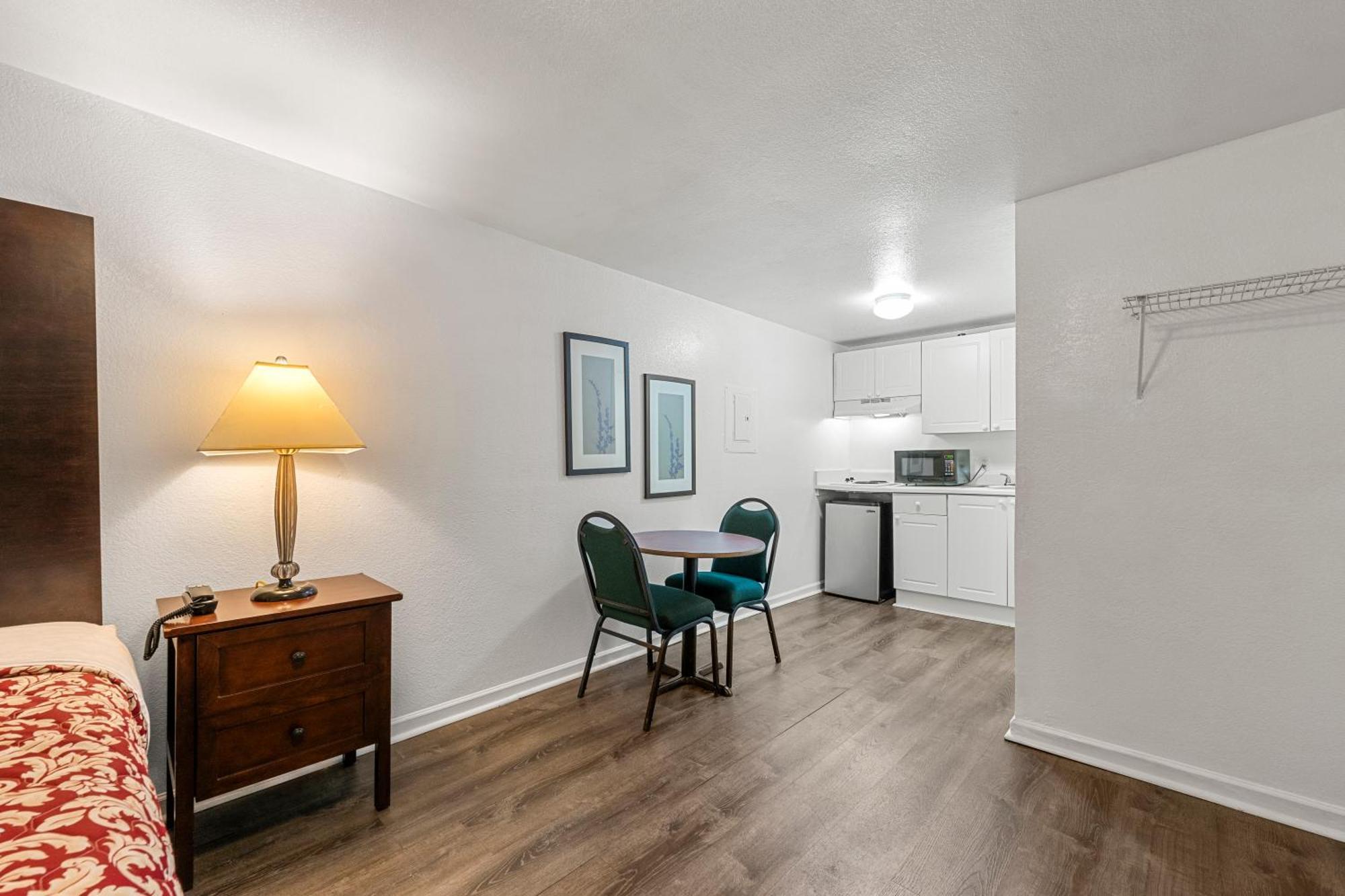 Extended Stay Studios Montgomery Exterior photo