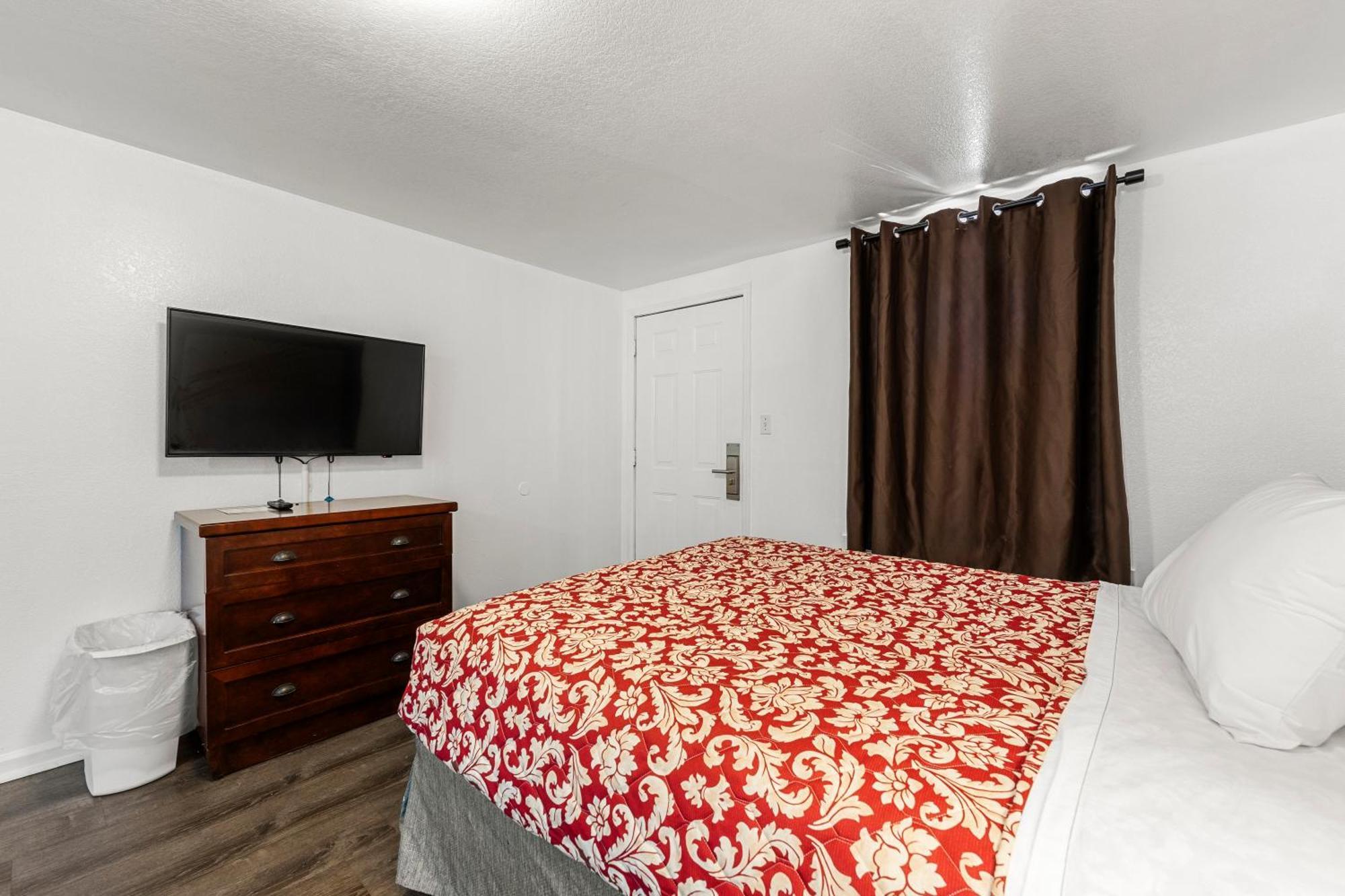 Extended Stay Studios Montgomery Exterior photo