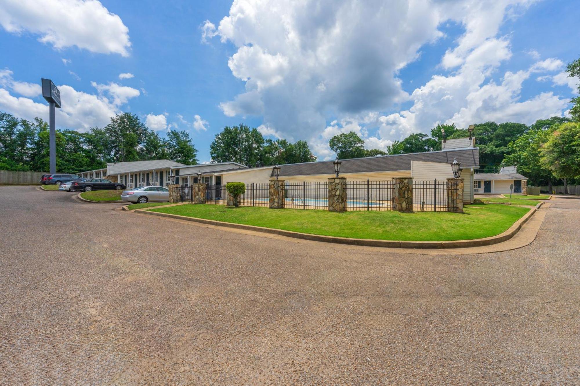 Extended Stay Studios Montgomery Exterior photo