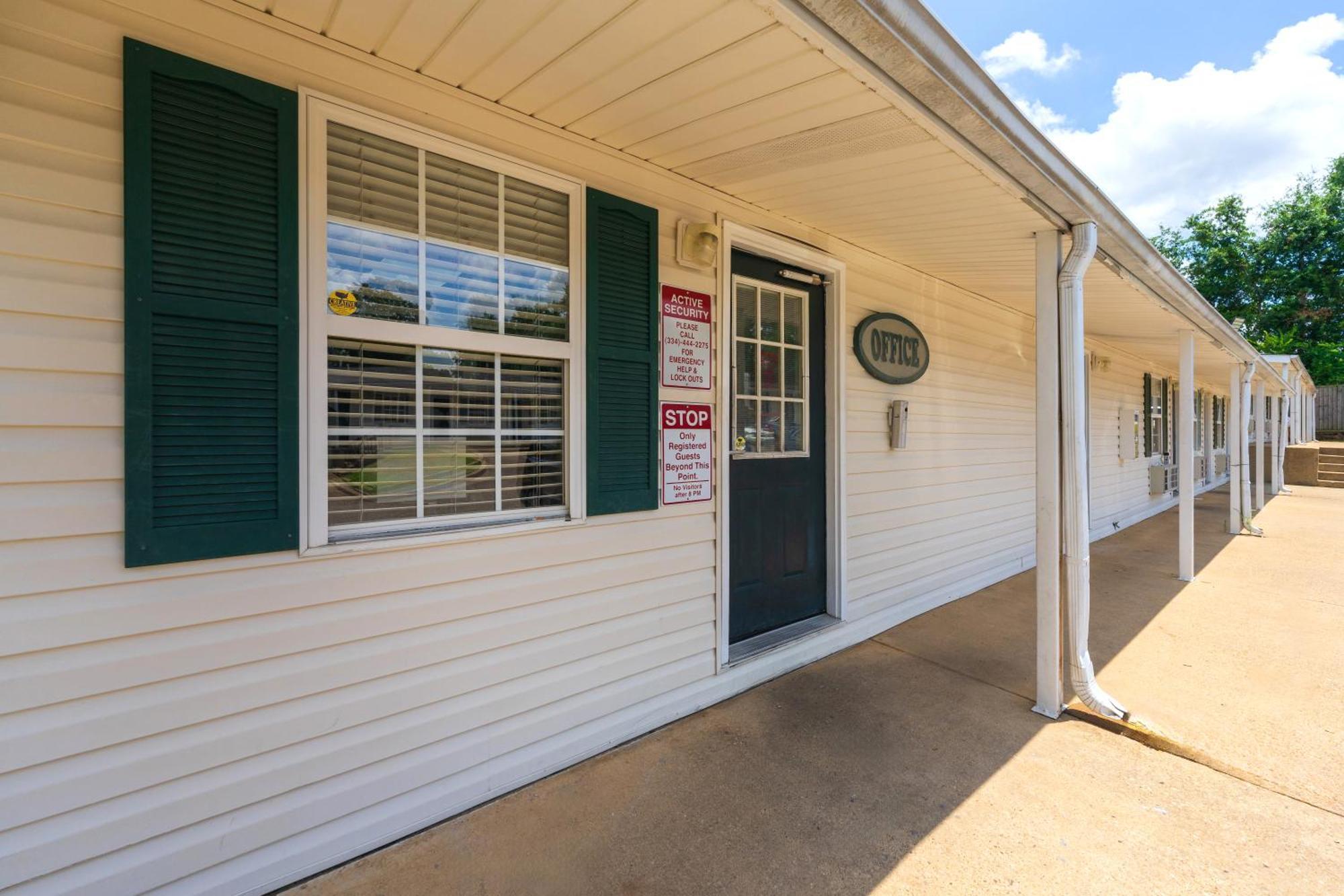 Extended Stay Studios Montgomery Exterior photo